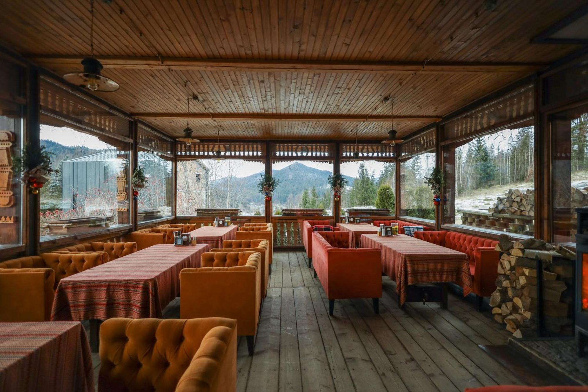 Hotel Korunka à Tatariv Extérieur photo